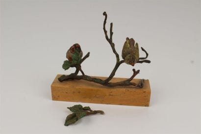 GROUPE en bronze de Vienne figurant deux...