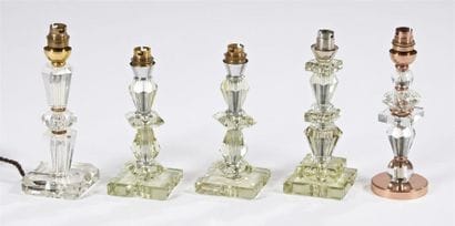 TRAVAIL FRANCAIS 
Lot de cinq lampes de tables...
