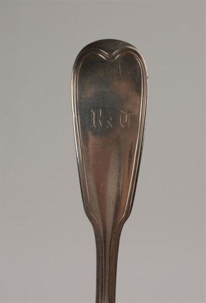 LOUCHE en argent, modèle à filet, la spatule...