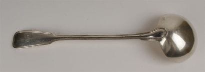LOUCHE en argent, modèle à filet, la spatule...