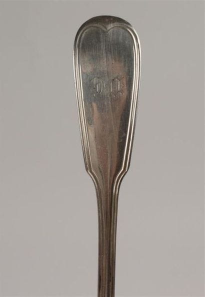 LOUCHE en argent, modèle à filet, la spatule...