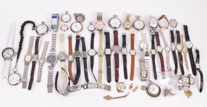 IMPORTANT LOT de montres anciennes et modernes...