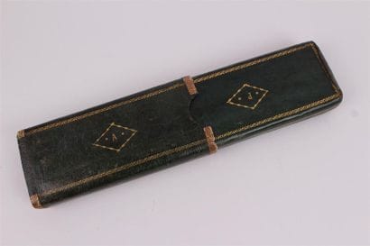 ETUI en cuir maroquin vert doré au petit...