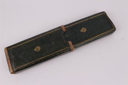 ETUI en cuir maroquin vert doré au petit...