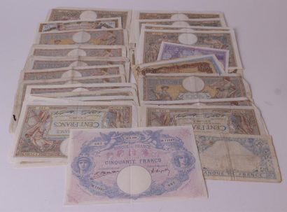 Lot d'anciens billets de banque 
