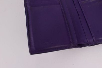 BOTTEGA VENETA 
Porte feuille en cuir tressé...