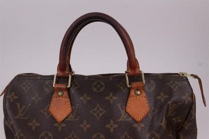 Louis VUITTON 
Sac speedy 30 cm en toile...