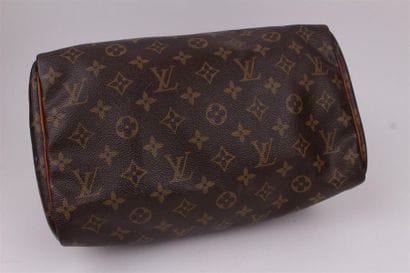 Louis VUITTON 
Sac speedy 30 cm en toile...
