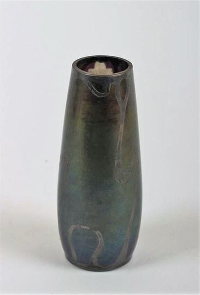 Dans le goût de LOETZ
Vase en verre à décor...