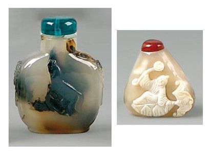 Deux flacons tabatières en agate, l'un de...