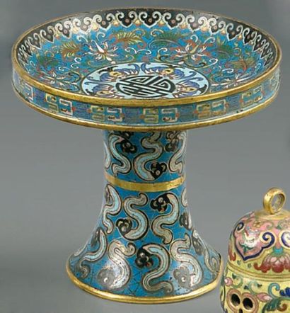 Présentoir en bronze doré et émaux cloisonnés...