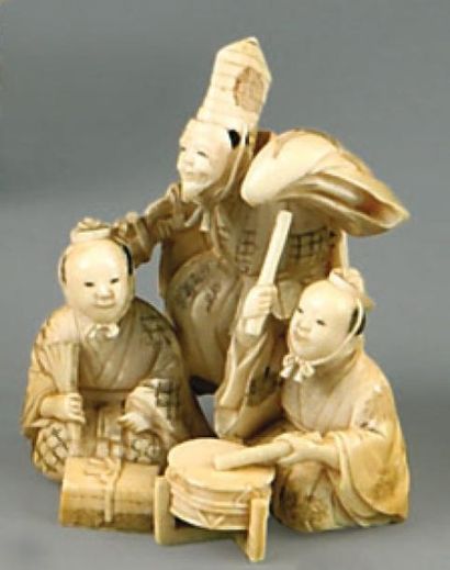 Petit okimono en ivoire, acteur de Kyogen...