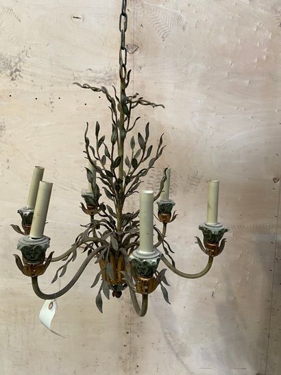 LUSTRE à six bras de lumière en tôle peinte...
