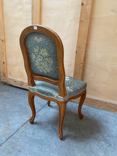 PETITE chaise mouvementée en bois naturel...