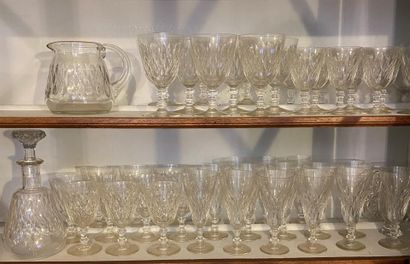 BACCARAT 

Partie de service de verres en...
