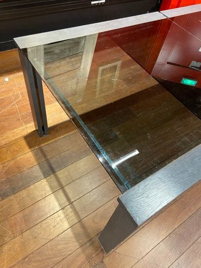ROCHE BOBOIS - Modèle Glass Box

TABLE DE...
