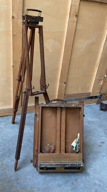 DEUX CHEVALETS de peintre en bois





INFORMATIONS...