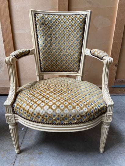 ENSEMBLE de deux fauteuils:

-Le premier...