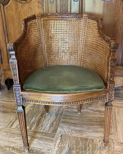 FAUTEUIL de bureau en bois naturel mouluré...