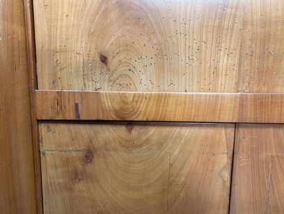 SECRETAIRE en bois fruitier, ouvrant par...