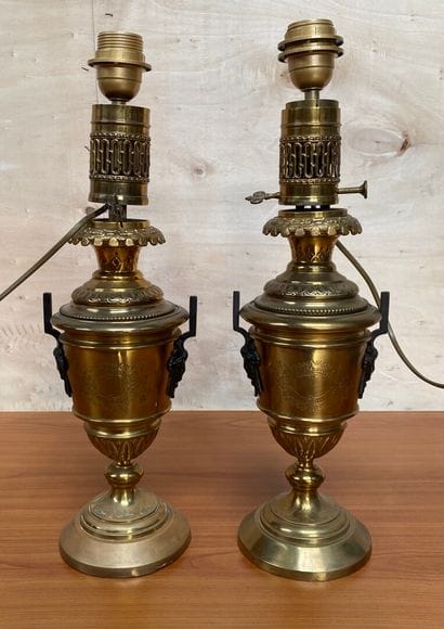 PAIRE de pieds de lampes en laiton, formant...