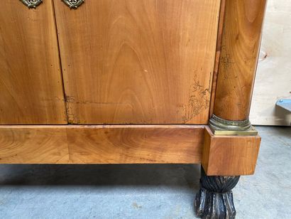 SECRETAIRE en bois fruitier, ouvrant par...