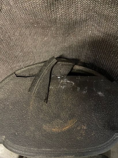 POELE en fonte à décor de coquilles.

Haut....