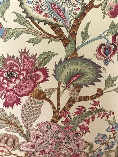 DEUX PAIRES de rideaux à décor imprimé d'indiennes...
