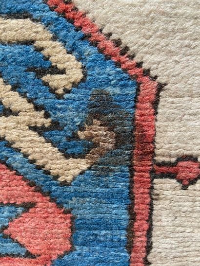 CAUCASE 

Tapis galerie à motifs géométriques...