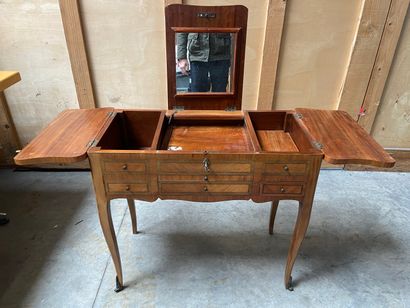 COIFFEUSE de forme mouvementée en bois de...