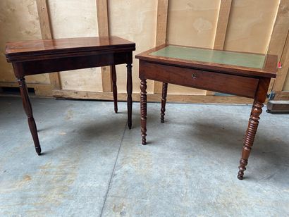 ENSEMBLE comprenant :

- Table à jeux en...