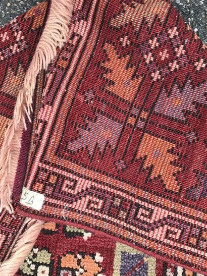 TURQUIE Melas 

Tapis à décor d'un mihrab...