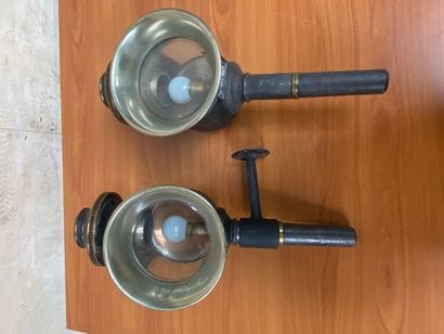 DEUX LAMPES de fiacre

Haut. : 46 cm





INFORMATIONS...