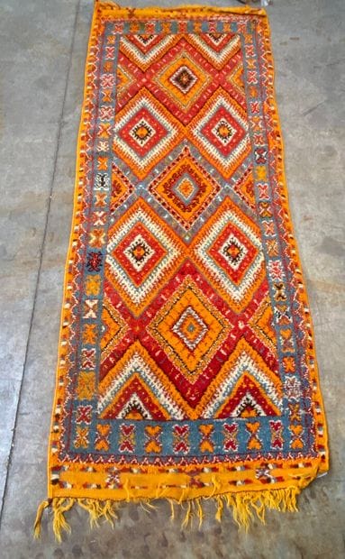TAPIS galerie en laine à décor dans les tons...