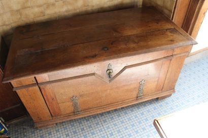 COFFRE rectangulaire en bois naturel, les...