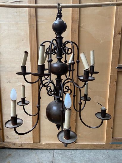 LUSTRE hollandais à douze bras de lumière...