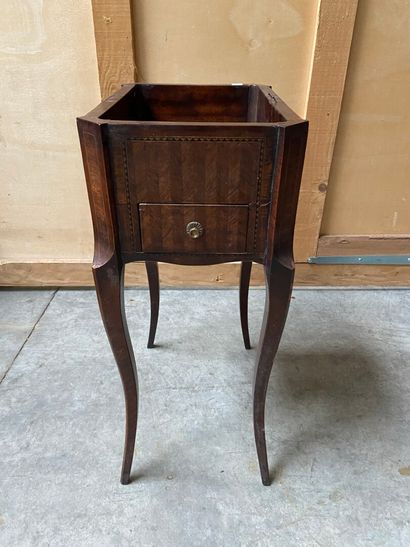 PETITE TABLE pouvant former jardinière en...