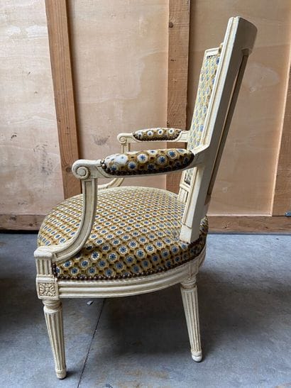 ENSEMBLE de deux fauteuils:

-Le premier...