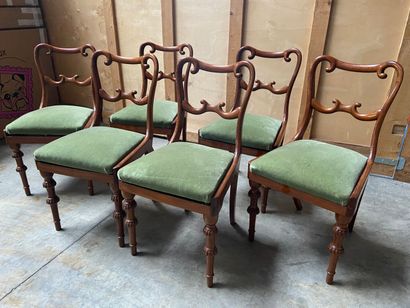 SUITE de six chaises à chassis en acajou...