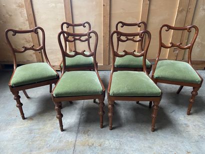 SUITE de six chaises à chassis en acajou...