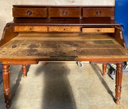 BUREAU anglais à gradin en acjoue, la partie...