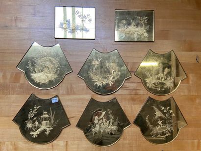 ENSEMBLE de carreaux en verre églomisé à...