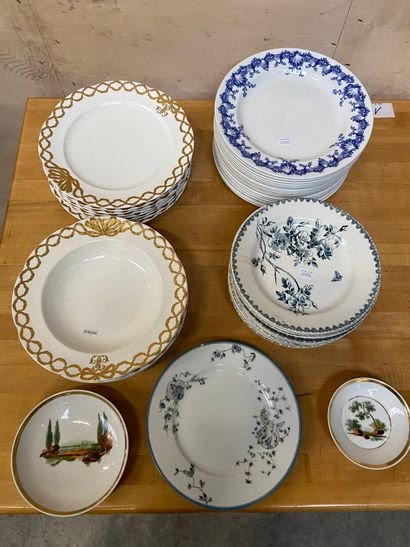 ENSEMBLE comprenant un lot d'assiettes diverses...