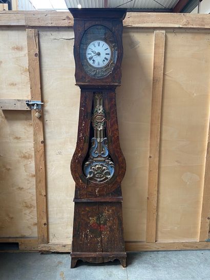 HORLOGE comtoise, la caisse en bois peint...