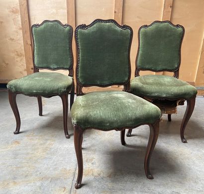 SUITE de trois chaises en acajou et placage...