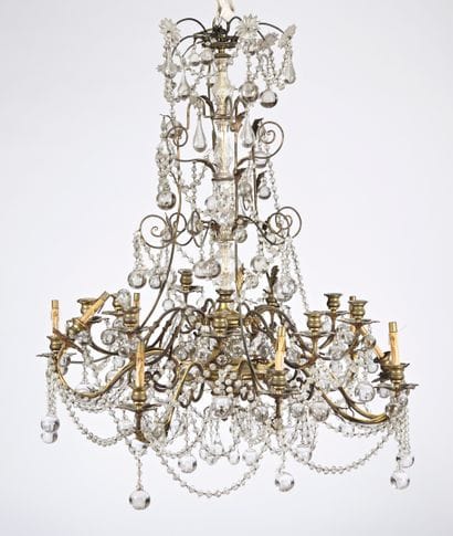 LUSTRE en bronze doré et verre taillé, à...