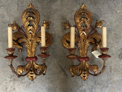 ENSEMBLE comprenant un lustre et deux appliques...