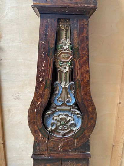 HORLOGE comtoise, la caisse en bois peint...