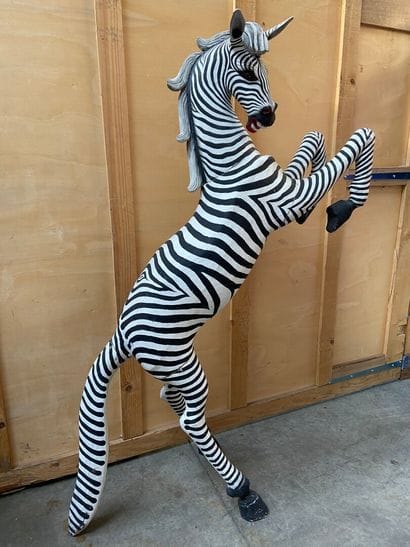 IMPORTANTE sculpture représentant un zèbre...