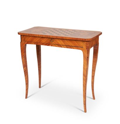 Rectangular table in rosewood, the top (partly...